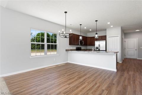 202 Silver Spring Cir, Elyria, OH 44035 photo 14