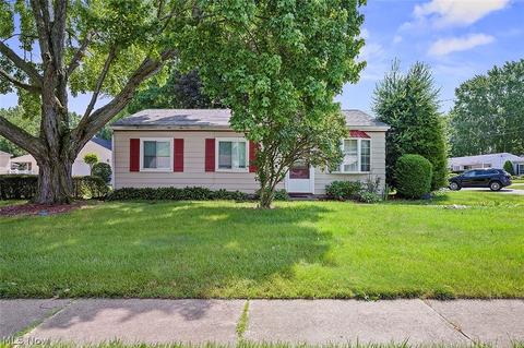 6245 Debra Dr, Lorain, OH 44053 photo 1