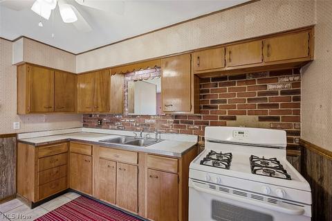 6245 Debra Dr, Lorain, OH 44053 photo 6