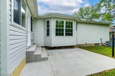 1812 Broad Ave NW, Canton, OH 44708 photo 2