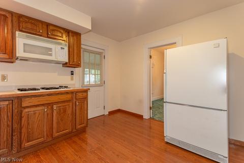 425 E 23rd St, Ashtabula, OH 44004 photo 9