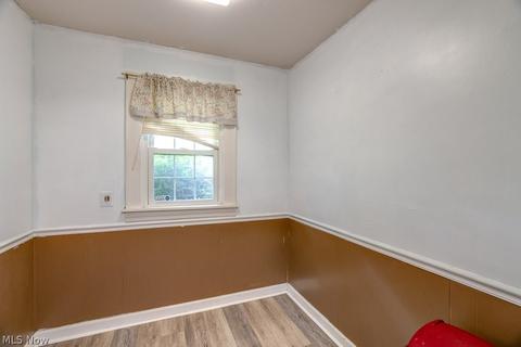 246 Wayne Ave, Akron, OH 44301 photo 9