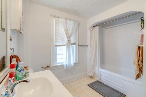 246 Wayne Ave, Akron, OH 44301 photo 14