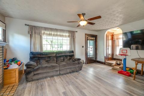 246 Wayne Ave, Akron, OH 44301 photo 12