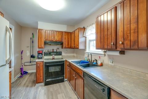 246 Wayne Ave, Akron, OH 44301 photo 8