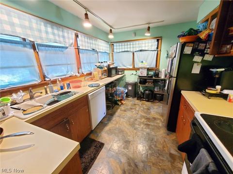 2547 Highland Cir, Ashtabula, OH 44004 photo 8