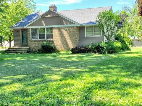 2547 Highland Cir, Ashtabula, OH 44004 photo 2