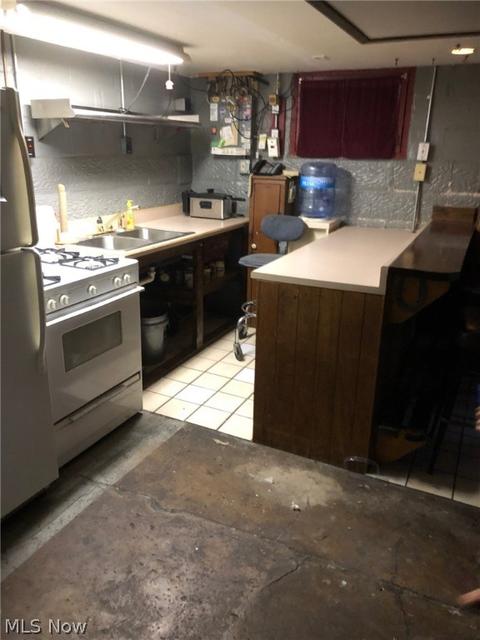 369 Sexton St, Struthers, OH 44471 photo 9
