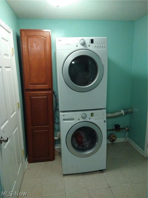 241 Hayes Ave, Elyria, OH 44035 photo 9