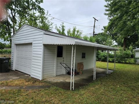 285 Pasadena Ave, Elyria, OH 44035 photo 2
