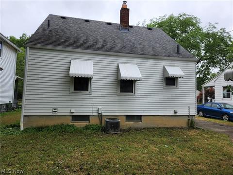 285 Pasadena Ave, Elyria, OH 44035 photo 3