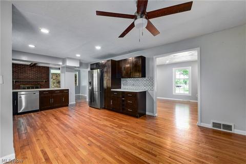 2271 David Ave, Parma, OH 44134 photo 16