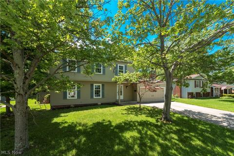 2271 David Ave, Parma, OH 44134 photo 1