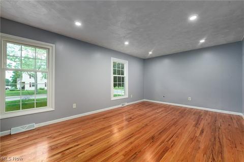 2271 David Ave, Parma, OH 44134 photo 9