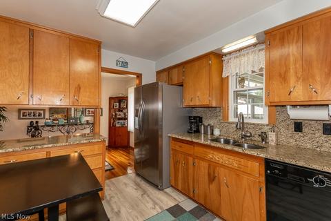 856 E 261st St, Euclid, OH 44132 photo 6