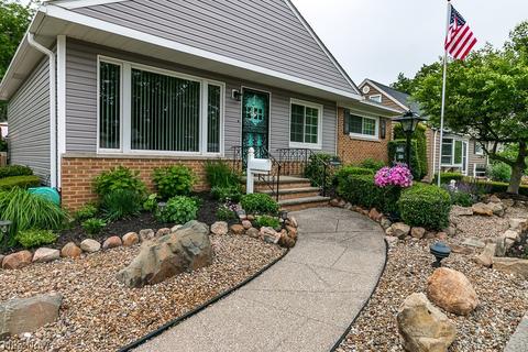 856 E 261st St, Euclid, OH 44132 photo 2