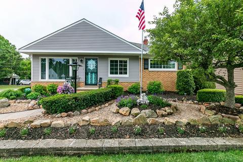 856 E 261st St, Euclid, OH 44132 photo 1