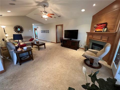 233 Pinehurst Dr, Dover, OH 44622 photo 8