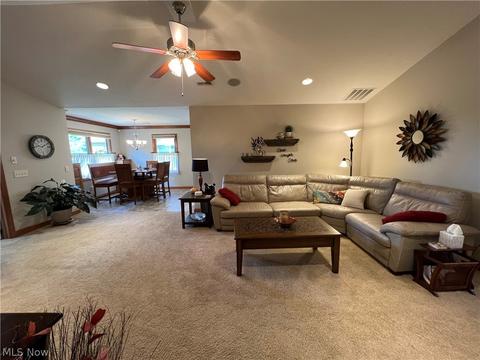 233 Pinehurst Dr, Dover, OH 44622 photo 5