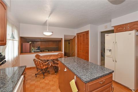 2771 Brian Dr, Parma, OH 44134 photo 12