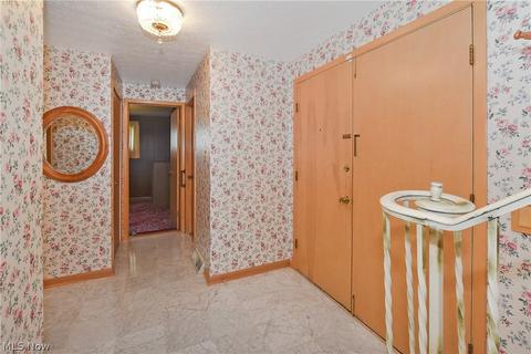 2771 Brian Dr, Parma, OH 44134 photo 6