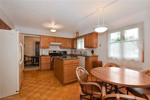 2771 Brian Dr, Parma, OH 44134 photo 13