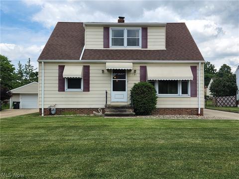 2369 E 290th St, Wickliffe, OH 44092 photo 1