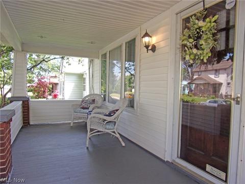 833 Ranney St, Akron, OH 44310 photo 2