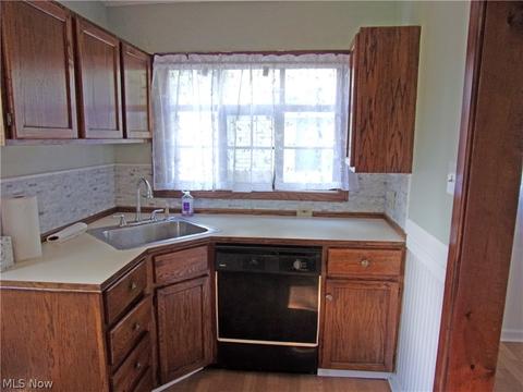 833 Ranney St, Akron, OH 44310 photo 5