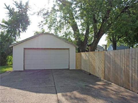 833 Ranney St, Akron, OH 44310 photo 23