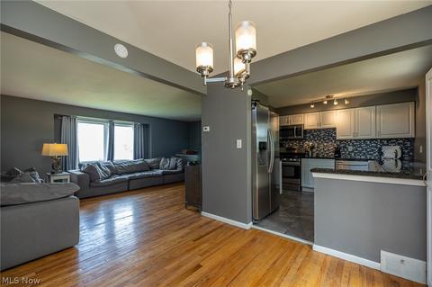 3399 Hetzel Dr, Parma, OH 44134 photo 11