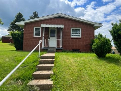 117 Circle Dr, Flushing, OH 43977 photo 1