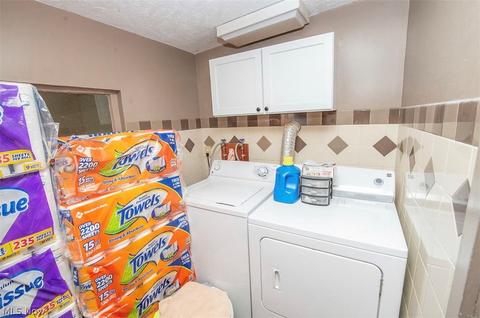 58 Harvey St, Struthers, OH 44471 photo 10