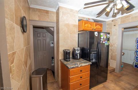 58 Harvey St, Struthers, OH 44471 photo 7