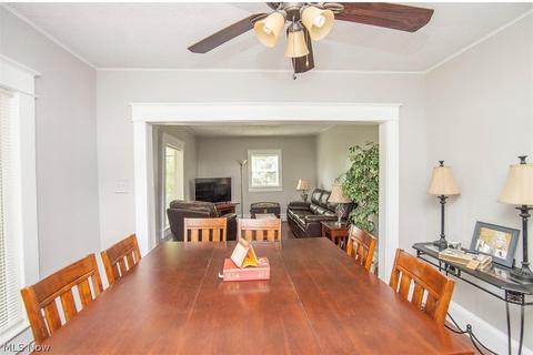 58 Harvey St, Struthers, OH 44471 photo 6