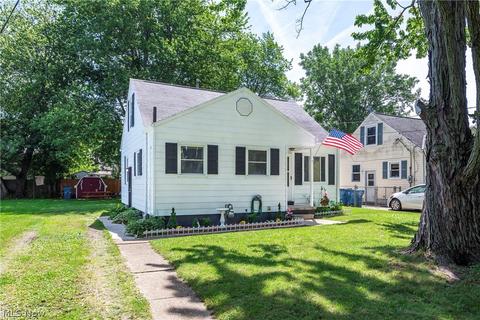 1525 Cedar Dr, Lorain, OH 44052 photo 3