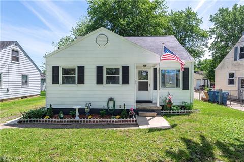 1525 Cedar Dr, Lorain, OH 44052 photo 2