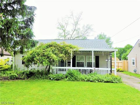 306 Roosevelt Ave, Elyria, OH 44035 photo 1