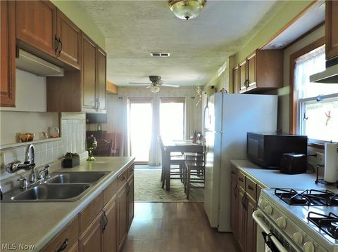 306 Roosevelt Ave, Elyria, OH 44035 photo 15