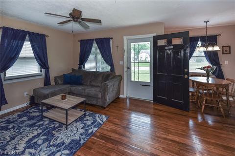634 Eastern Heights Blvd, Elyria, OH 44035 photo 3