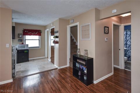 634 Eastern Heights Blvd, Elyria, OH 44035 photo 6