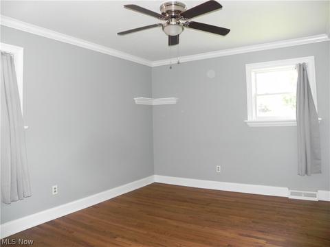 853 Livermore Ln, Elyria, OH 44035 photo 9