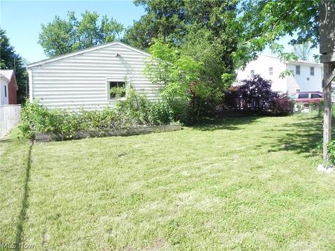 853 Livermore Ln, Elyria, OH 44035 photo 16
