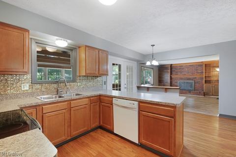 34741 S Side Park Dr, Solon, OH 44139 photo 13
