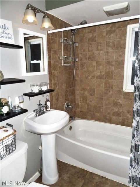 641 Eastern Heights Blvd, Elyria, OH 44035 photo 18
