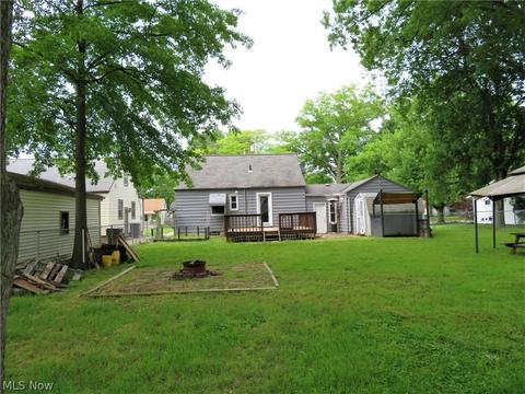 641 Eastern Heights Blvd, Elyria, OH 44035 photo 2