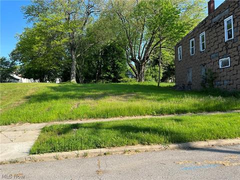 1149 W 9th St, Ashtabula, OH 44004 photo 8