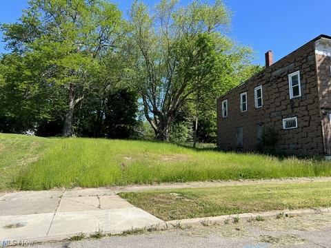 1149 W 9th St, Ashtabula, OH 44004 photo 4