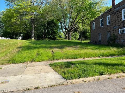 1149 W 9th St, Ashtabula, OH 44004 photo 9
