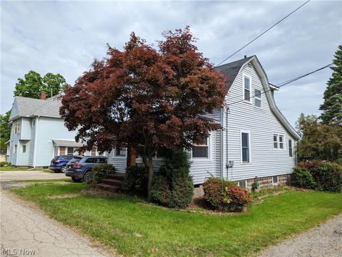 807 Layman Dr, Ashtabula, OH 44004 photo 2